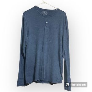 Grayish blue American eagle long sleeve crew neck t-shirt with buttons.